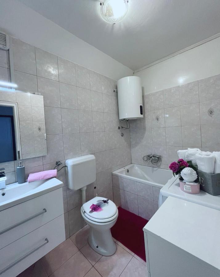 Luana Lux Apartment Pula Buitenkant foto